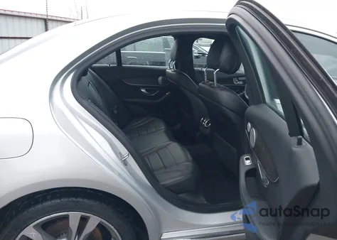 2019 Mercedes-Benz C 300 4Matic z USA, uszkodzony, nr VIN 55SWF8EB4KU305943